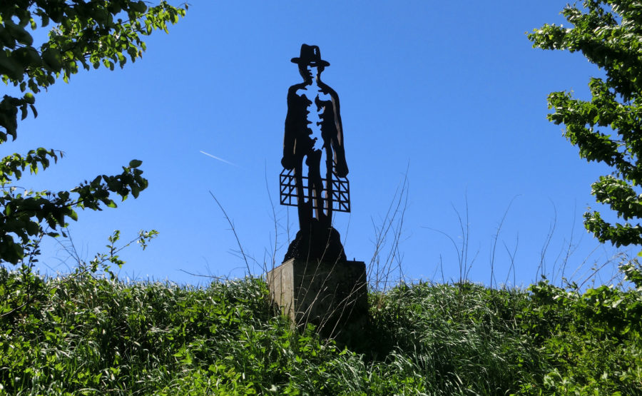 © Telle Schrader © Telle Schrader Skulptur: Der Mann im Käfig